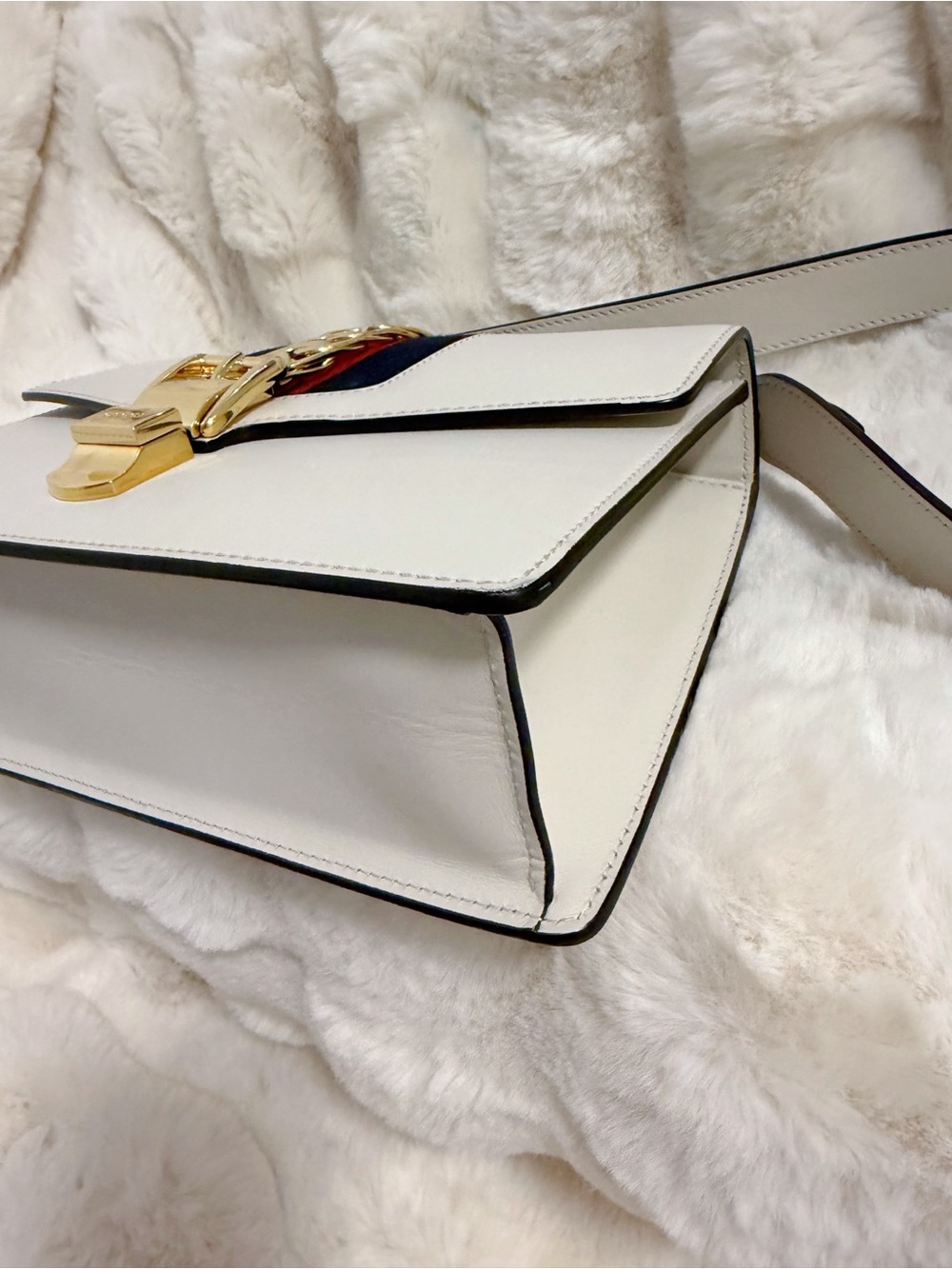 Gucci Sylvie small shoulder bag - Picture 7 of 15